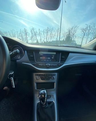 Opel Astra cena 27000 przebieg: 122500, rok produkcji 2019 z Łazy małe 154